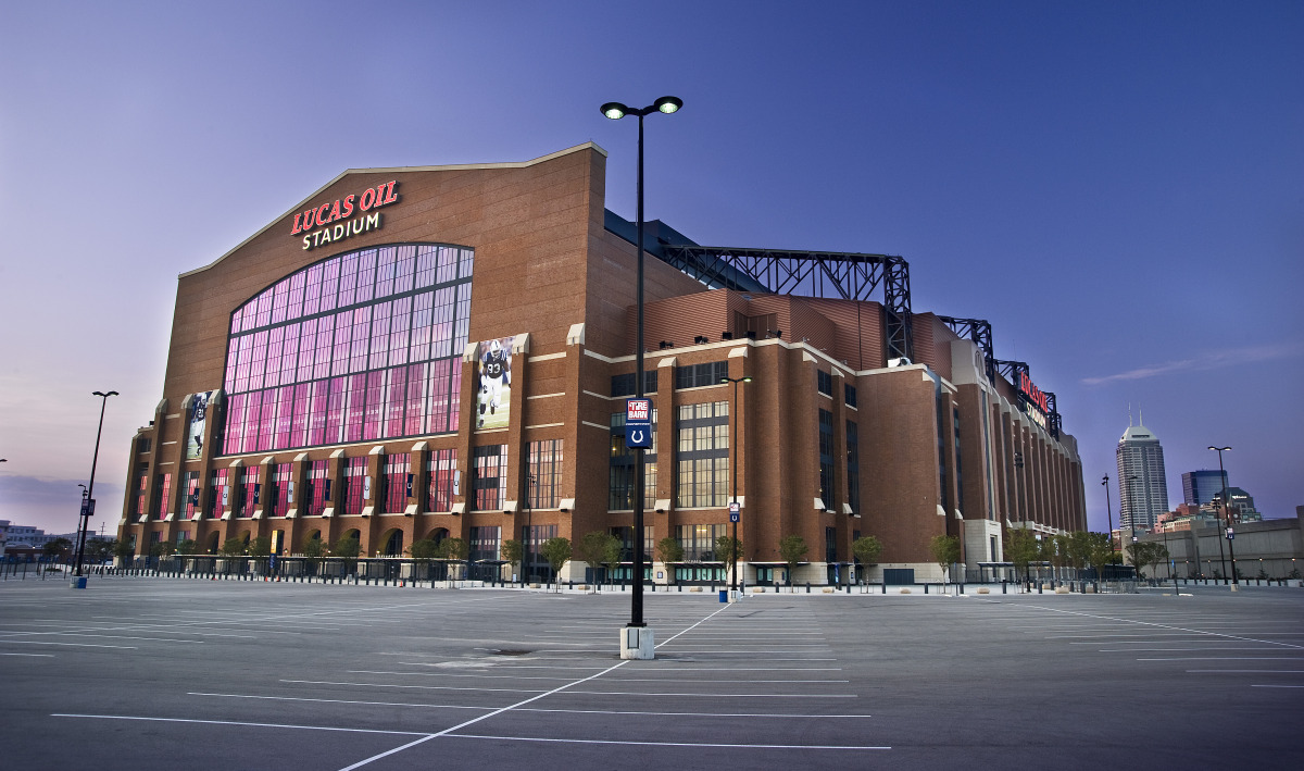 Video: 3 Injured After Bolt Falls From Roof At Lucas Oil Stadium