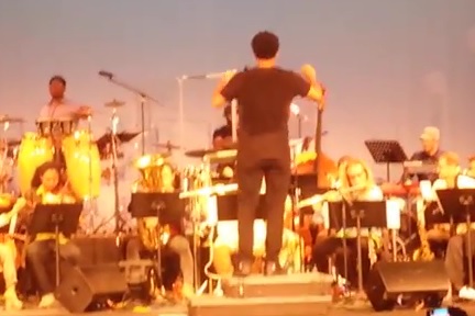 Awesome: Orchestra Performs “Still Dre” At Tribute Concert