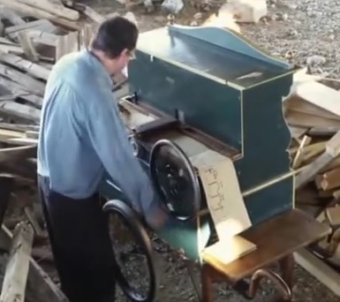 Video: Man Recreates Michael Jackson’s “Smooth Criminal” With Miniature Pipe Organ