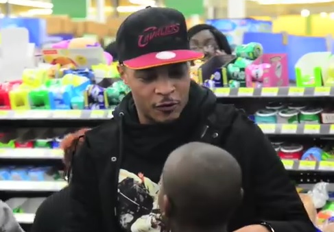 Video: T.I. Spends Christmas Eve Buying Families Christmas Presents