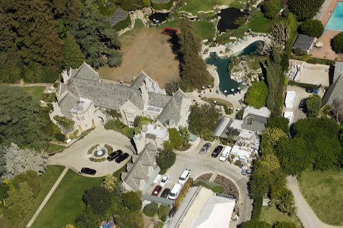 Hugh Hefner Selling Playboy Mansion On Condition He Can Still Live There